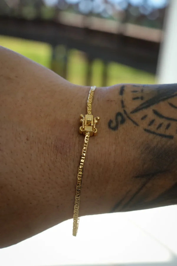 OM0018